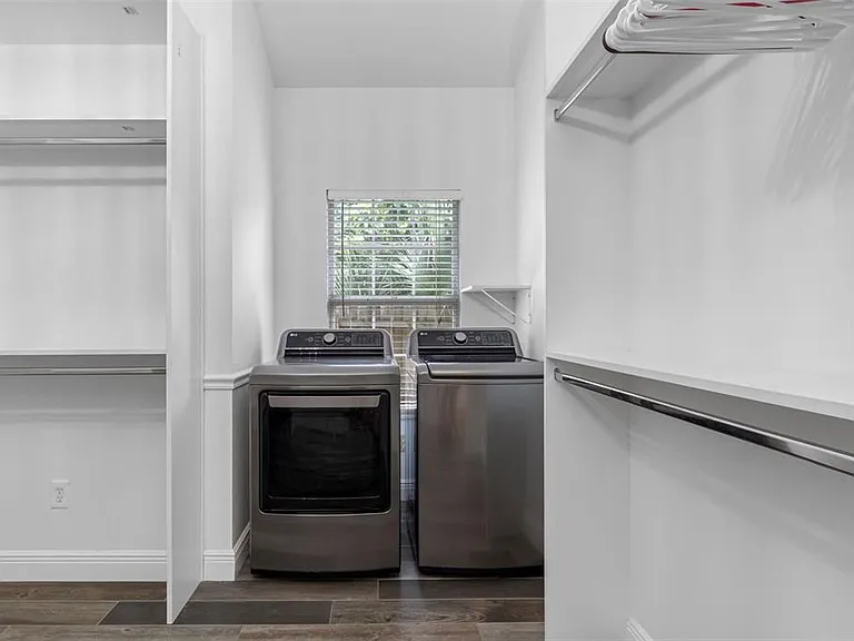 641 Wilkie St — Photo 31