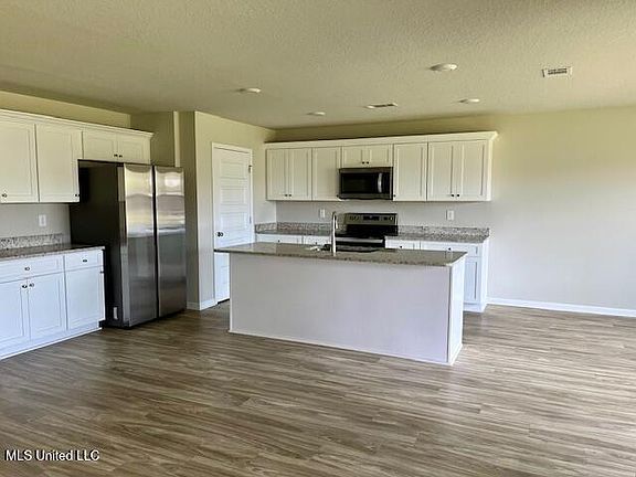 4th image of 8768 Palmetto Dr