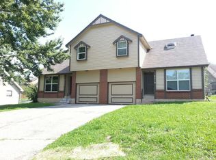 9517 W 77th Ter, Overland Park, KS 66204