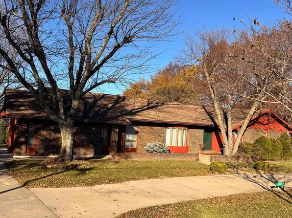 1720 Parker St, Osawatomie, KS 66064