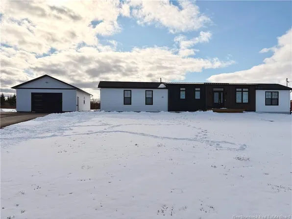 40 Eddie St, Cap Pela, NB E4N 1S8