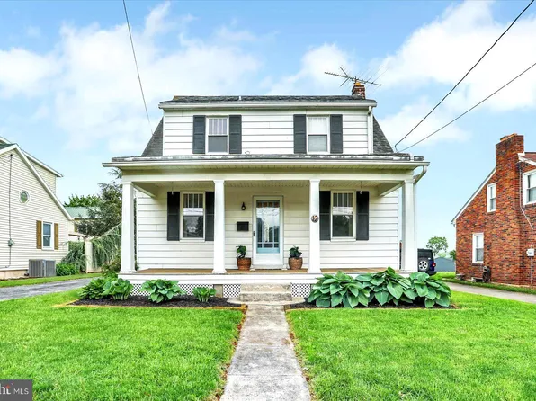 12 Mayfield St, Dover, PA 17315