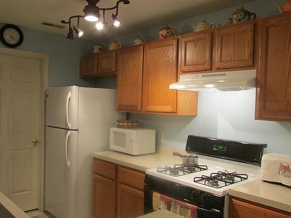 2nd image of 14724 Lenox Dr #124