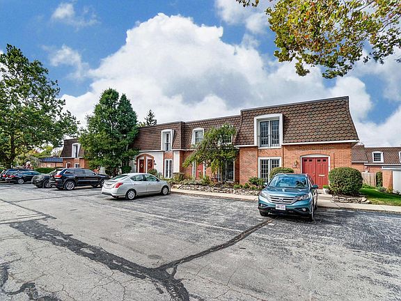3rd image of 2807 Chateau Cir