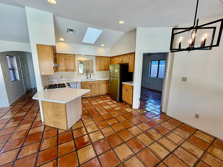 1103 W Osborn Rd — Photo 7