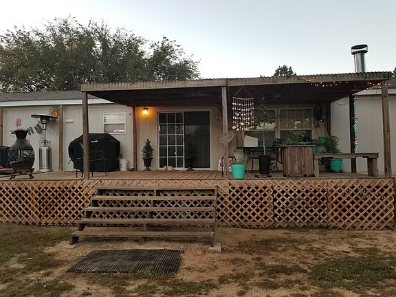 Back of home. 20x80 deck
