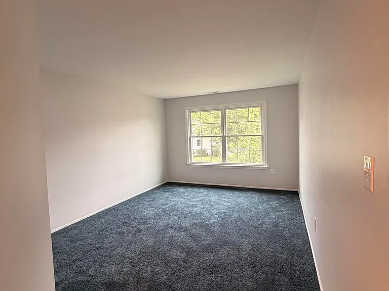 36 Racquet Rd — Photo 19