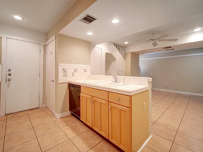 4506 Caswell Ave #B — Photo 7
