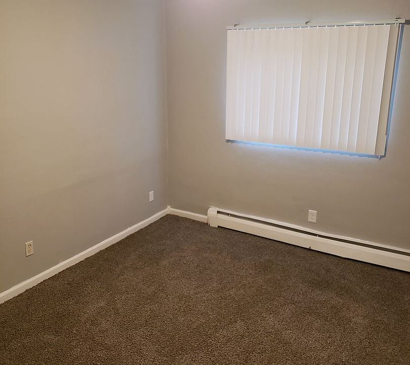 2nd image of 1208 3rd Ave NE #102