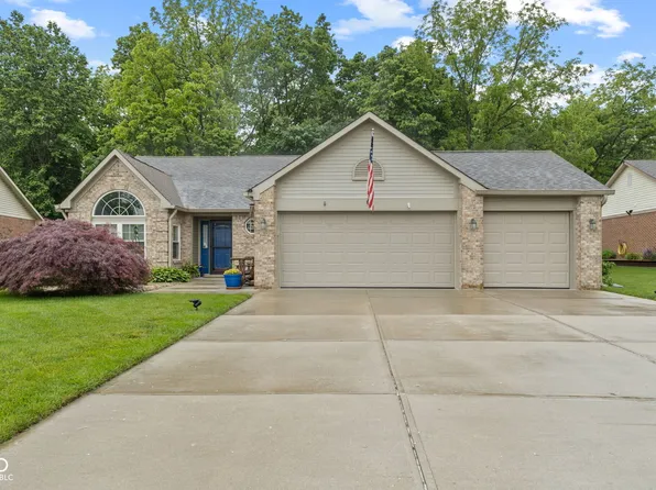 1124 Enchanted View Dr, Mooresville, IN 46158