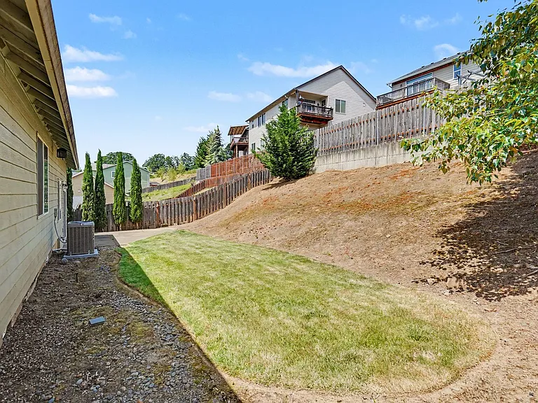2495 Benjamin Ave NW — Photo 11