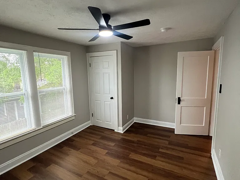 486 & 488 Southwood Ave #486 — Photo 18