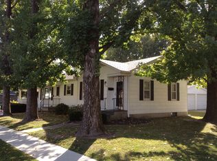 303 S Main St, Breese, IL 62230