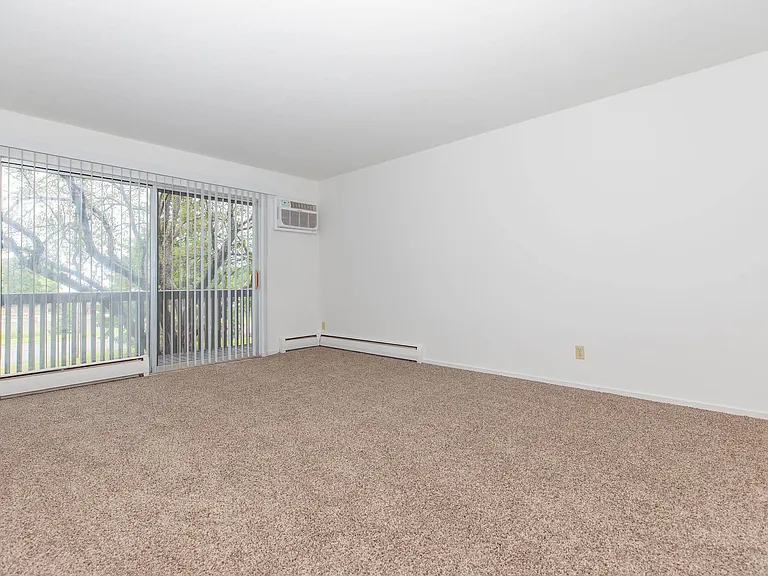 Holiday Acres Apartments — Photo 27
