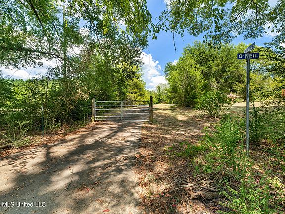2nd image of 3751 Mound Rd NE