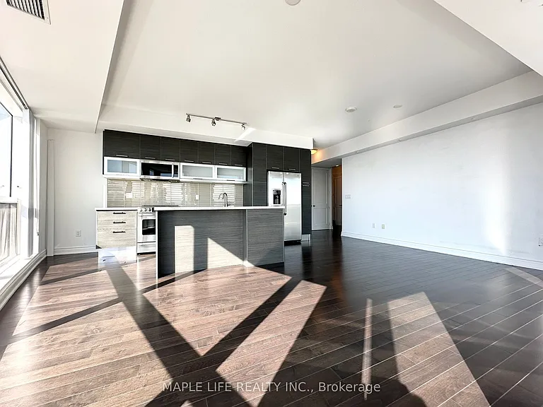 388 Yonge St #6110 — Photo 10