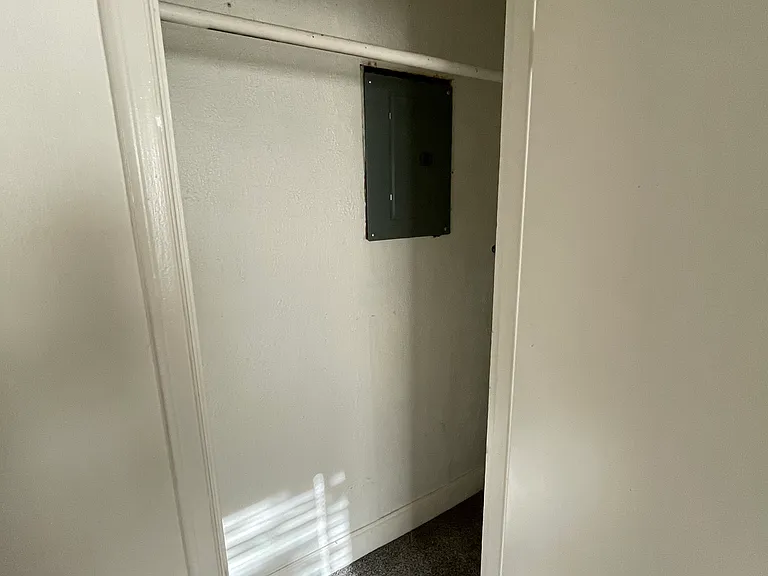 825 & 827 Burkett Ave #825 — Photo 5