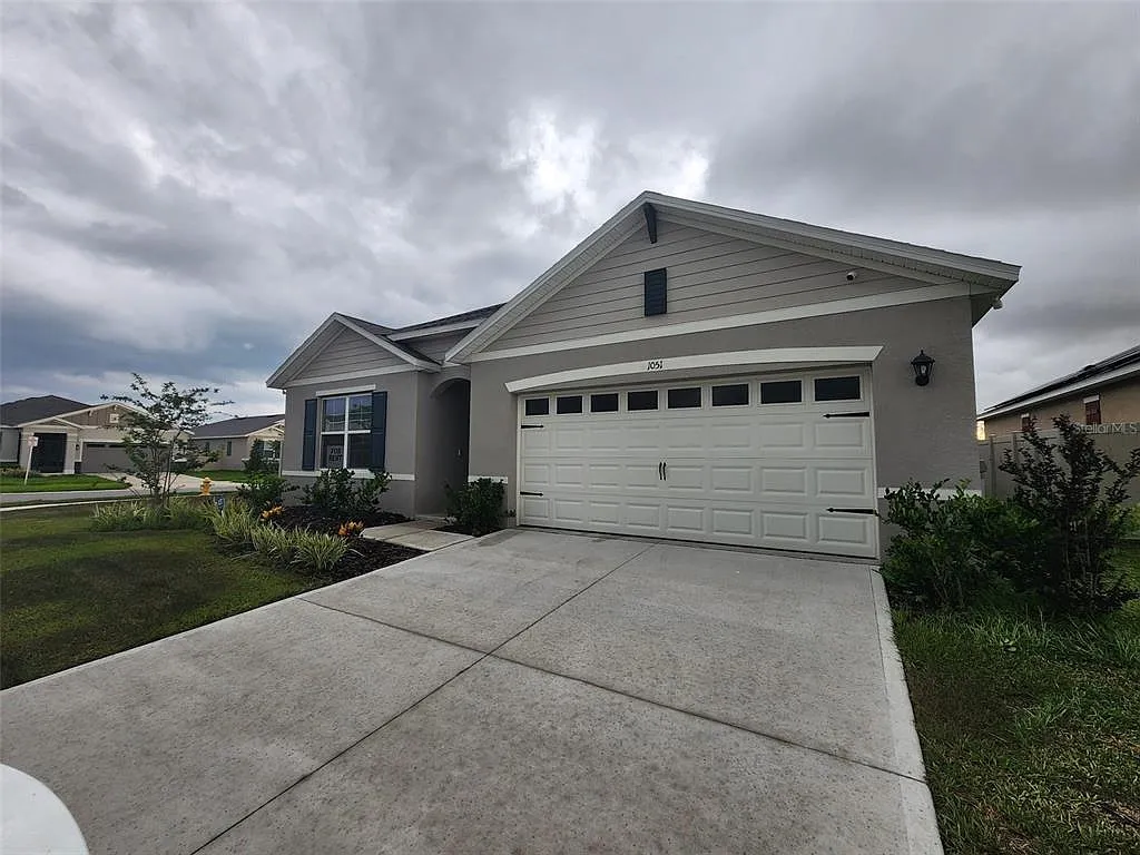 4 bed, 2.0 bath, 1830 sqft, $2,300 — Photo 3
