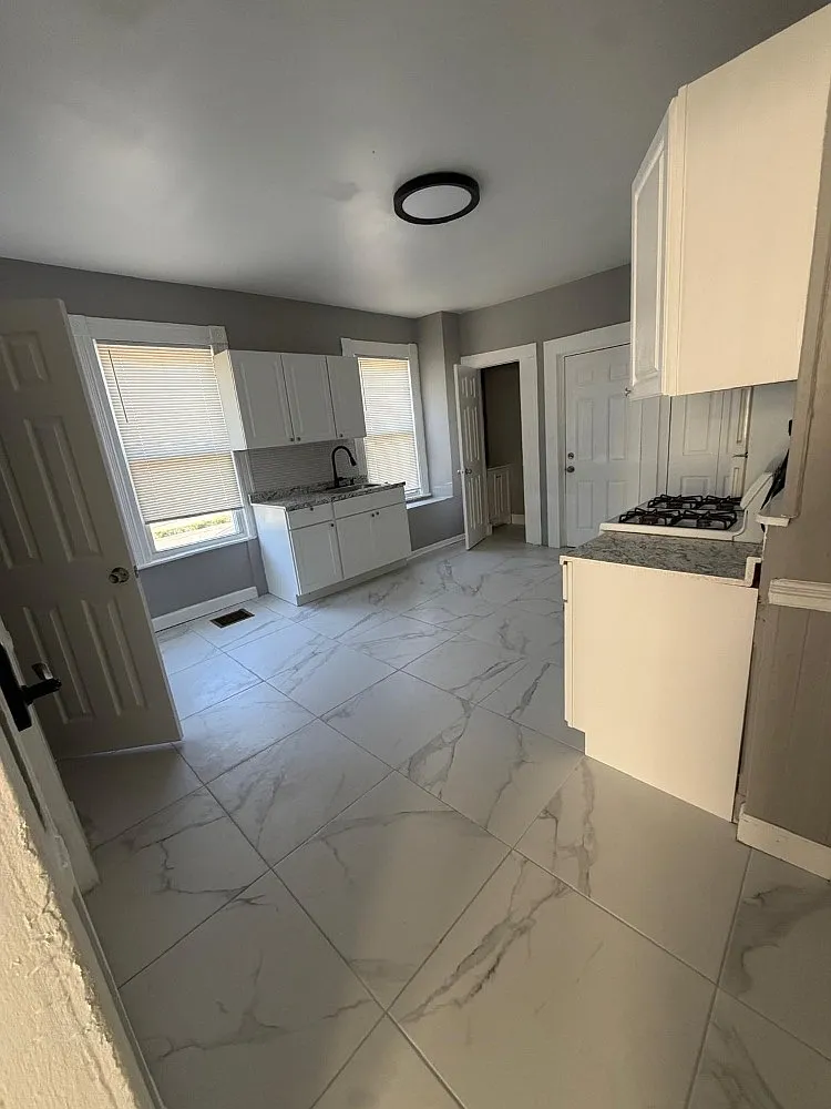 2 bed, 900 sqft, $1,500 — Photo 3