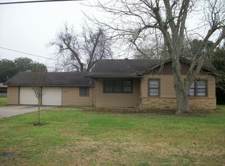 6132 Jackson St, Groves, TX 77619
