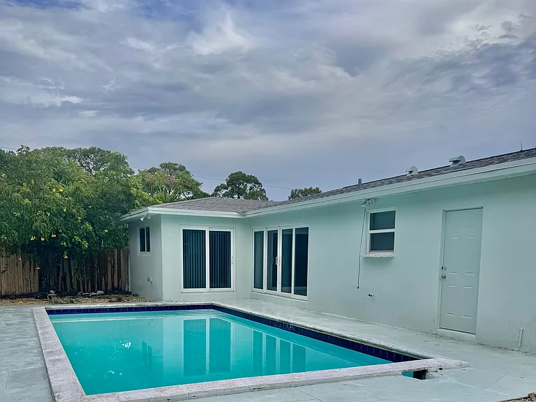 3112 SE 1st Pl — Photo 18