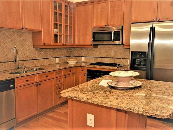 4th image of 11 Perimeter Ctr E APT 1103