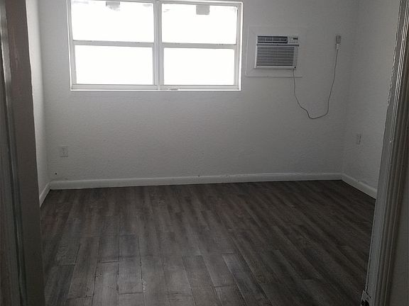 4th image of 2300 W Flagler St APT 22B