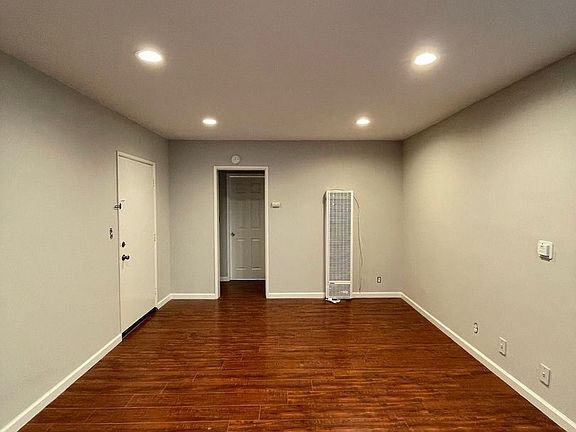 2nd image of 1421 College View Dr APT 21