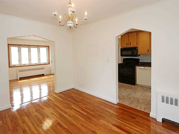 5th image of 19 Mineola Ave