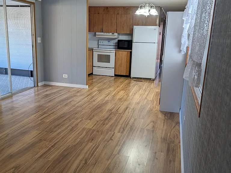 74 Lone Pine Ave #74 — Photo 5