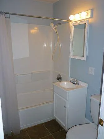 234 Henry Ave SE — Photo 3