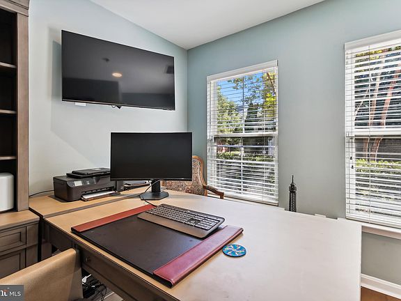 4th image of 5003 Donovan Dr