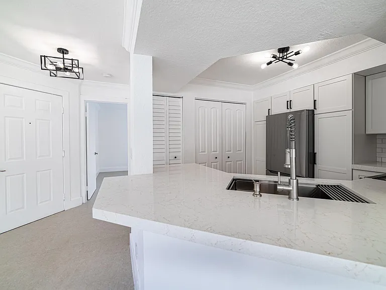 815 W Boynton Beach Blvd #12-106 — Photo 11