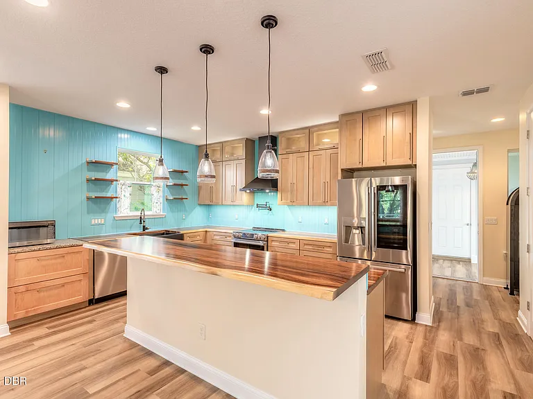 21 Smiling Fish Ln — Photo 3
