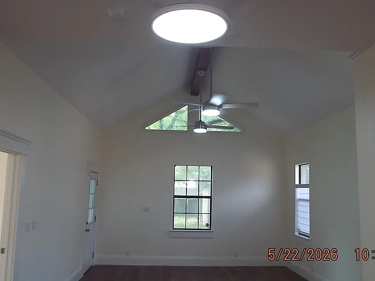 234 E Sayers Ave — Photo 12