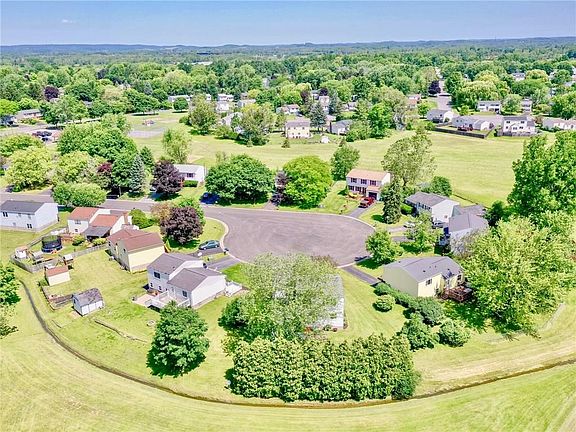 3rd image of 5771 Bonnie Brae Cir
