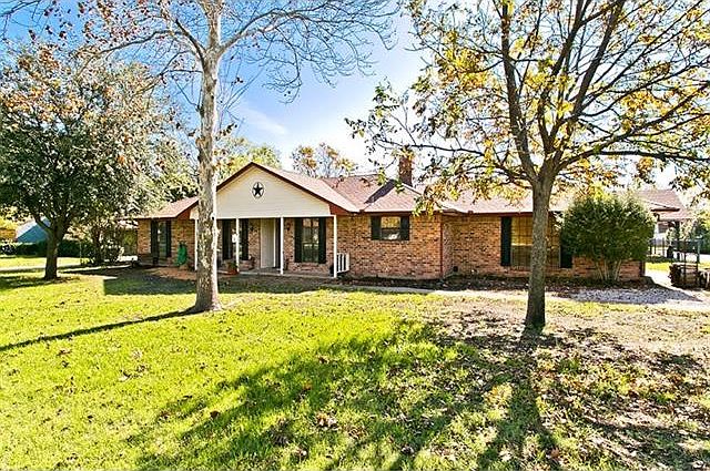 1st image of 15439 Plum Ln
