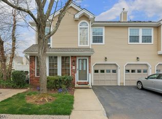 20 Wood Duck Pond Rd, Bedminster, NJ 07921