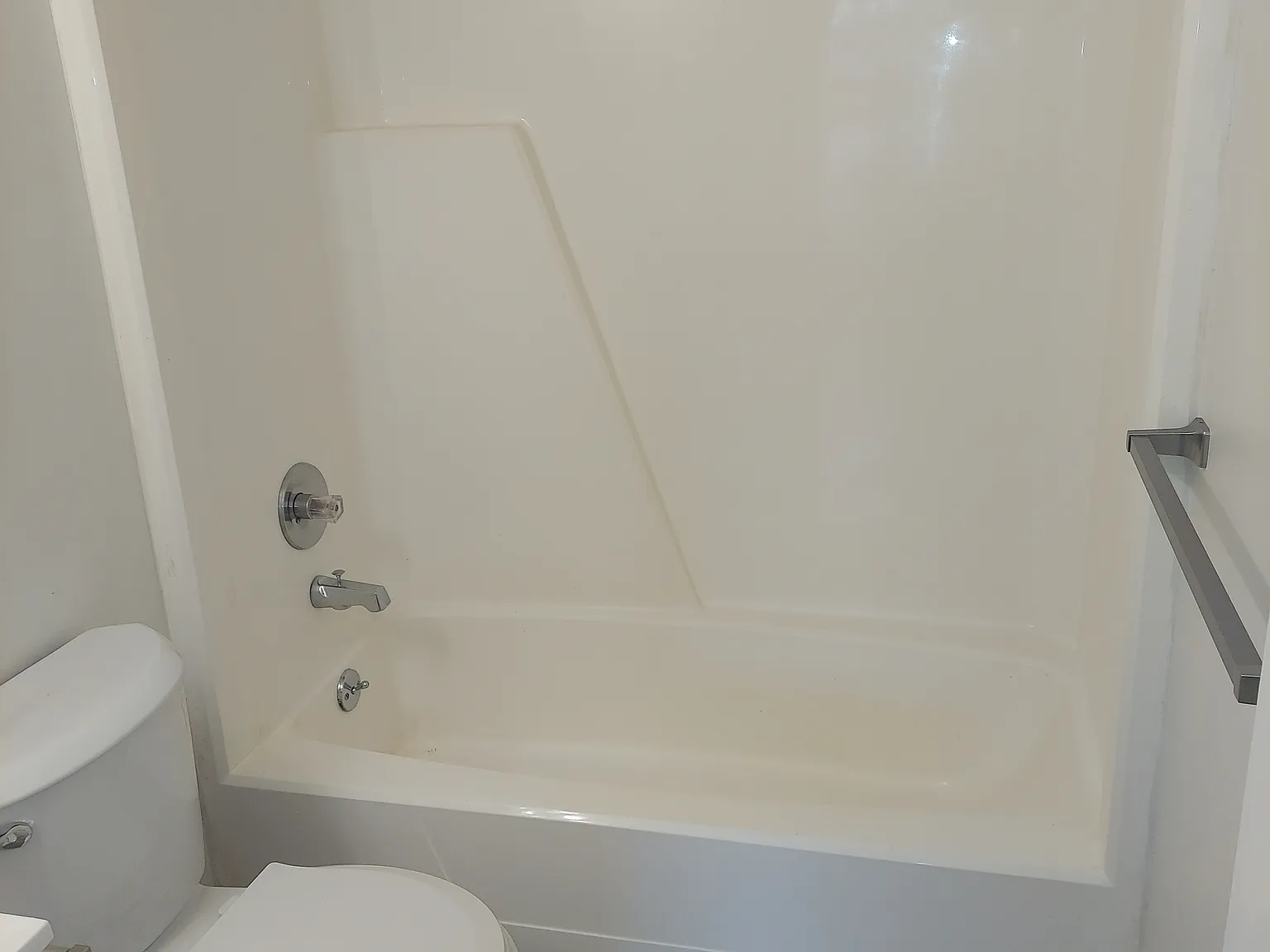 Creston Apts — Photo 4