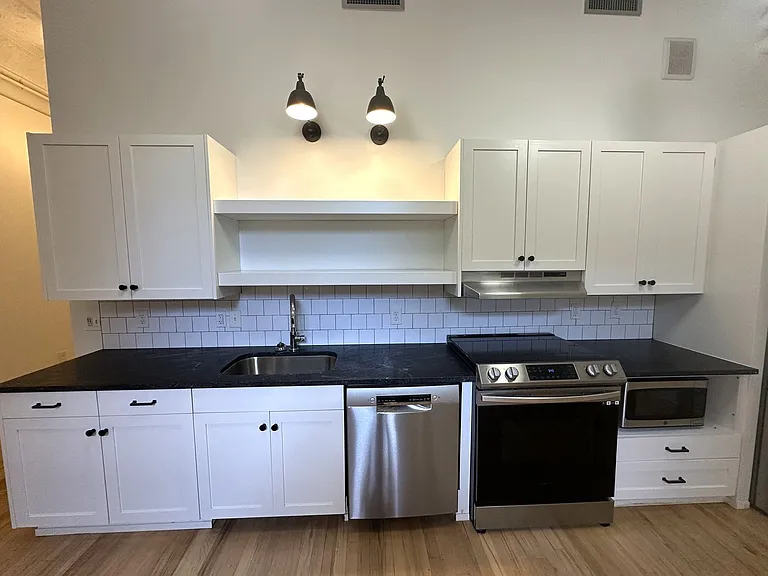 582 Mulberry St — Photo 7