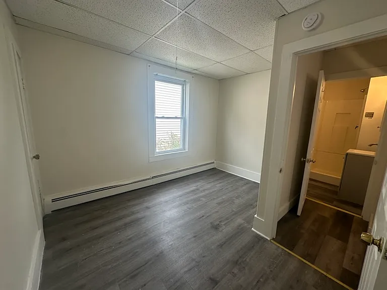 697 Main St #3 — Photo 7