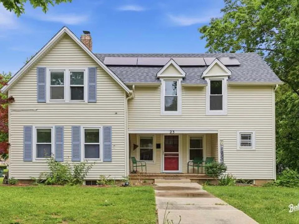 23 N Benton St
