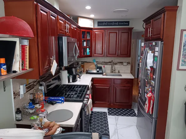 9811 Seaview Avenue image 5 of 28