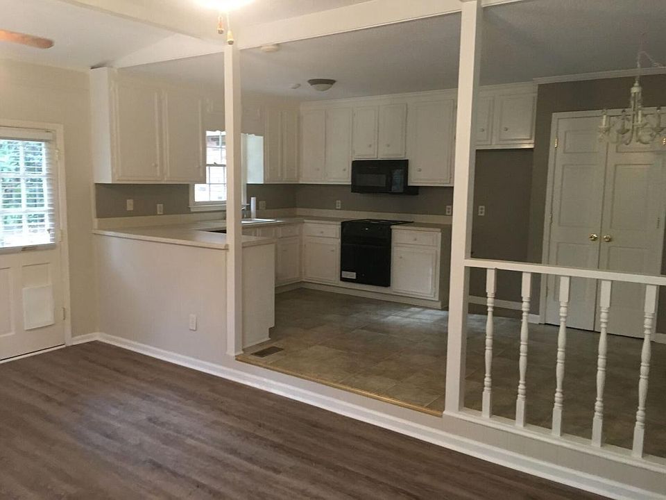 2nd image of 2616 Lansing Dr
