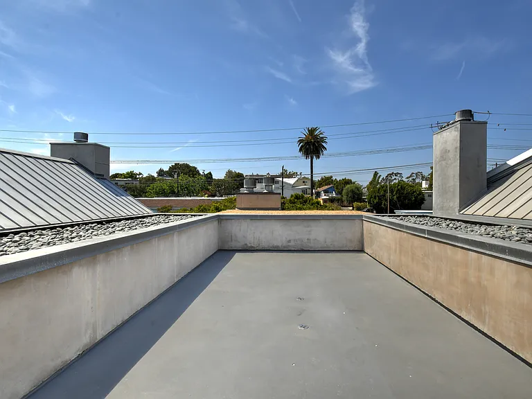 744 Marine St — Photo 47