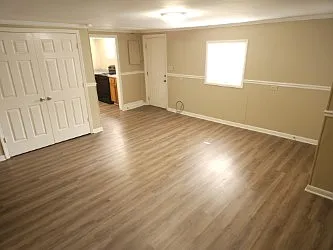 714B E Bell St — Photo 2