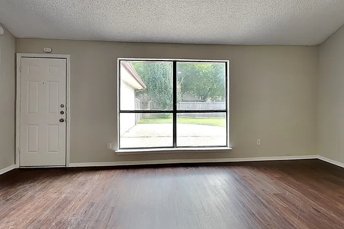 621 Shenandoah Ct — Photo 4