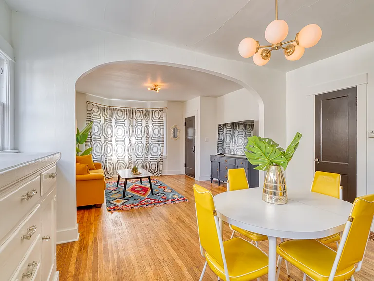 2215 SE Powell Blvd #2 — Photo 4