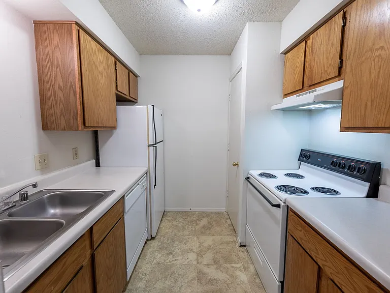 Marina Apartments — Photo 11