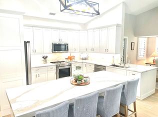 557 Countryside Dr, Naples, FL 34104